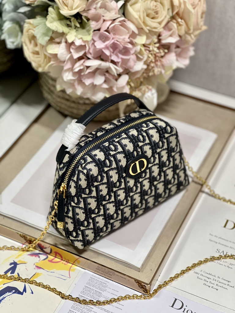 30 Montaigne D-Cosy Mini Bag S5163 Blue Dior Oblique Jacquard - Default Title - View 2
