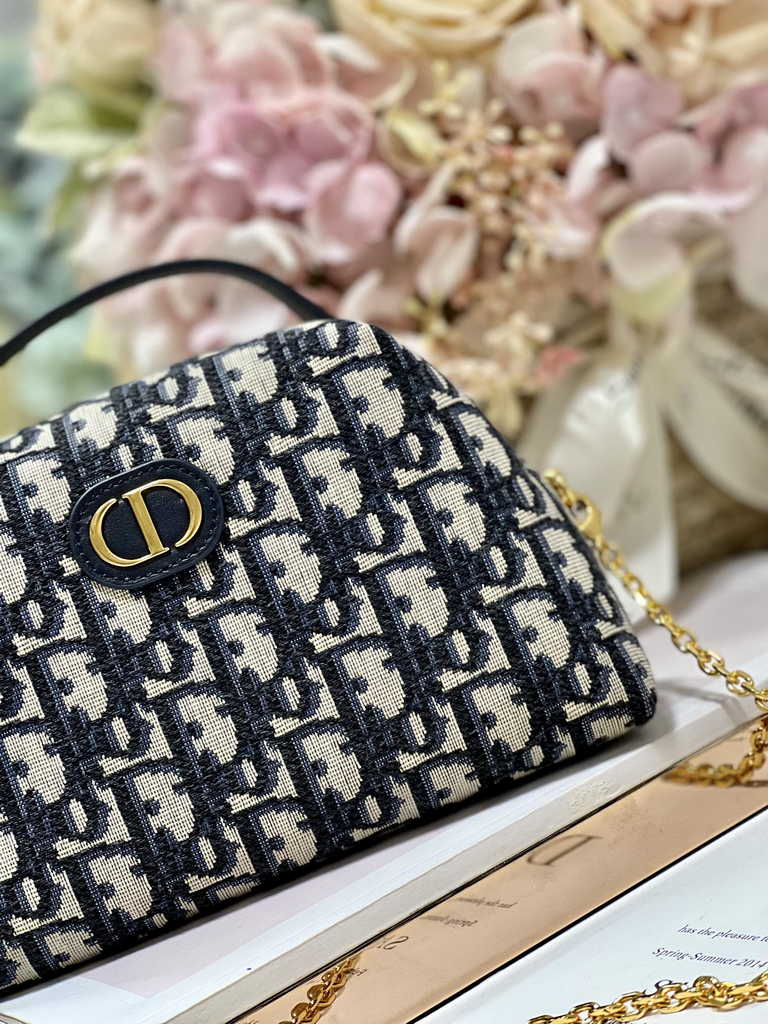 30 Montaigne D-Cosy Mini Bag S5163 Blue Dior Oblique Jacquard - Default Title - View 4