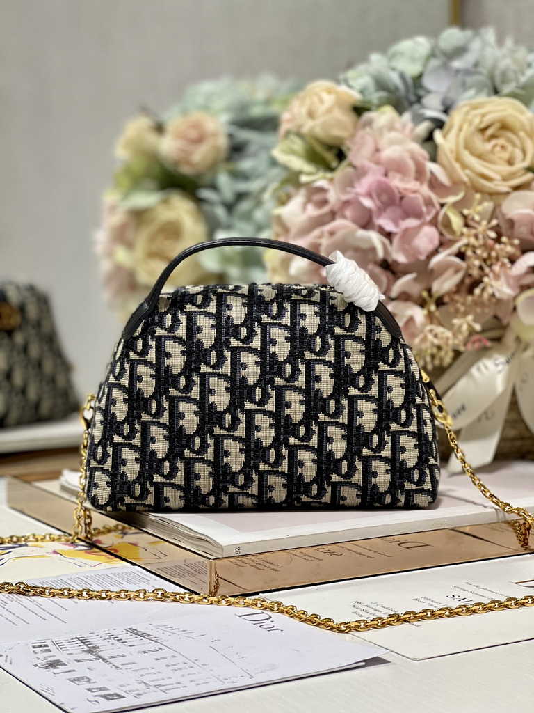 30 Montaigne D-Cosy Mini Bag S5163 Blue Dior Oblique Jacquard - Default Title - View 5