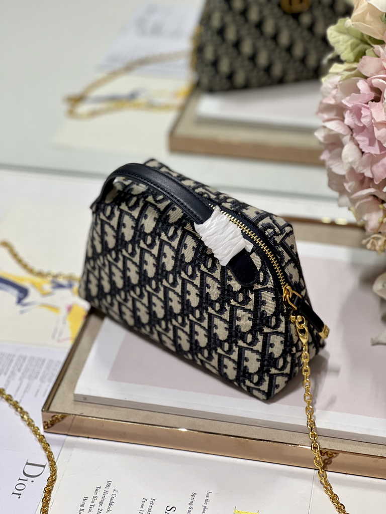 30 Montaigne D-Cosy Mini Bag S5163 Blue Dior Oblique Jacquard - Default Title - View 6