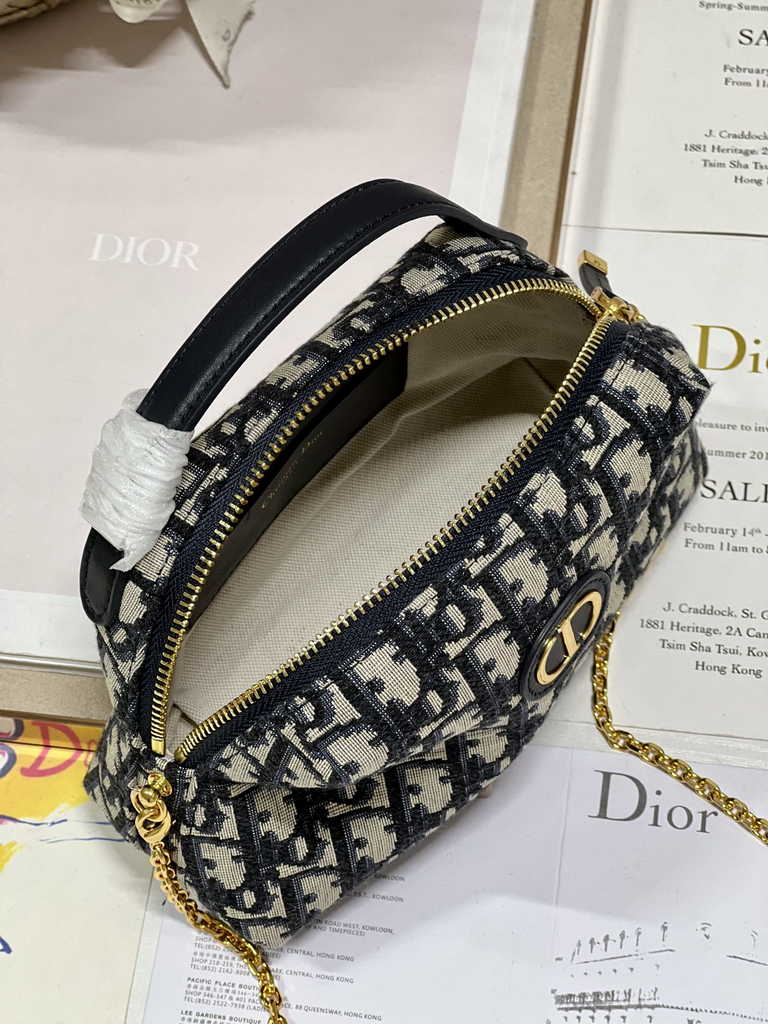 30 Montaigne D-Cosy Mini Bag S5163 Blue Dior Oblique Jacquard - Default Title - View 8