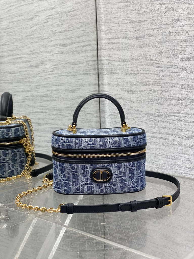 Dior 30 Montaigne Mini Vanity Case S2332 Blue Denim Dior Oblique Jacquard