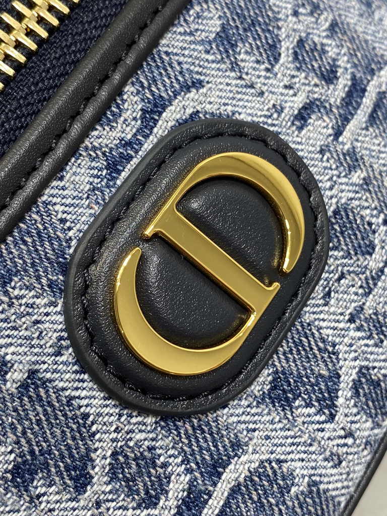 Dior 30 Montaigne Mini Vanity Case S2332 Blue Denim Dior Oblique Jacquard