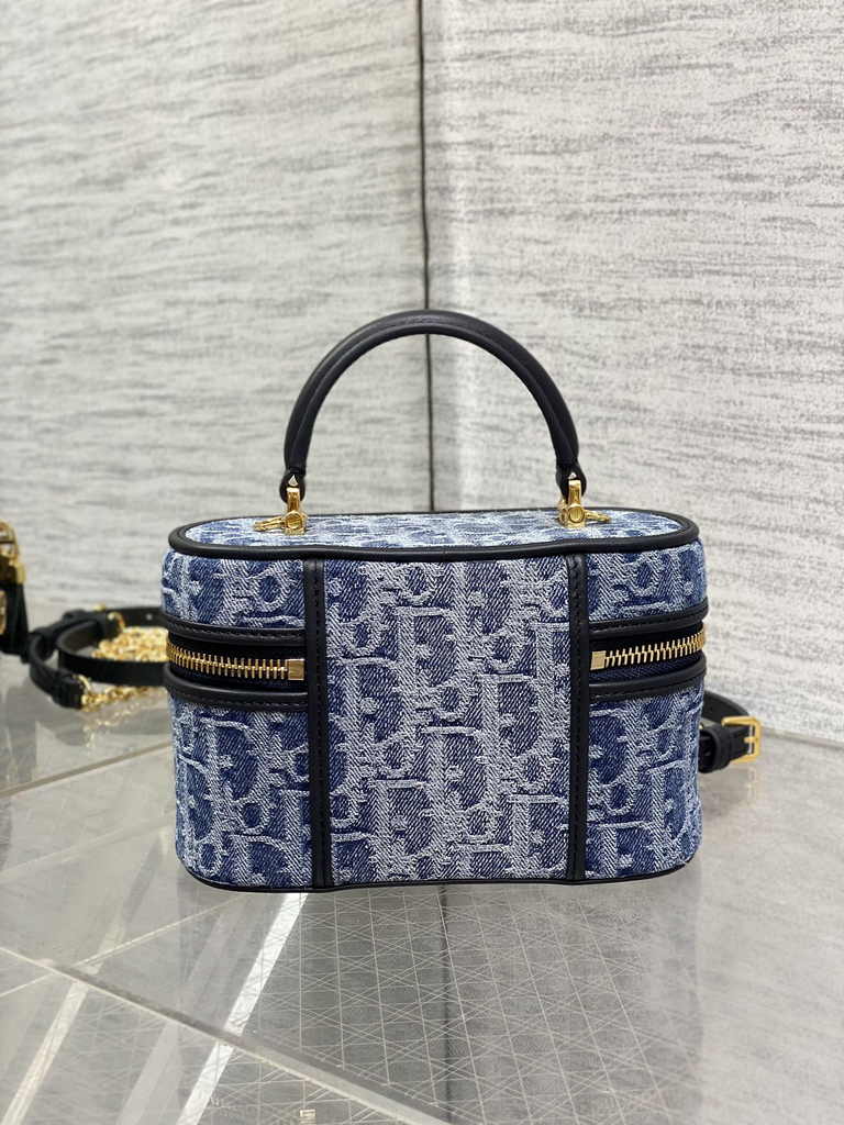 Dior 30 Montaigne Mini Vanity Case S2332 Blue Denim Dior Oblique Jacquard