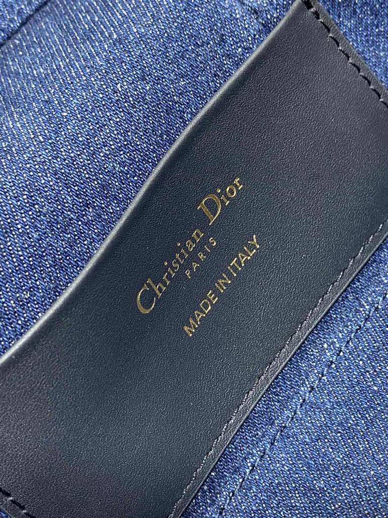 Dior 30 Montaigne Mini Vanity Case S2332 Blue Denim Dior Oblique Jacquard