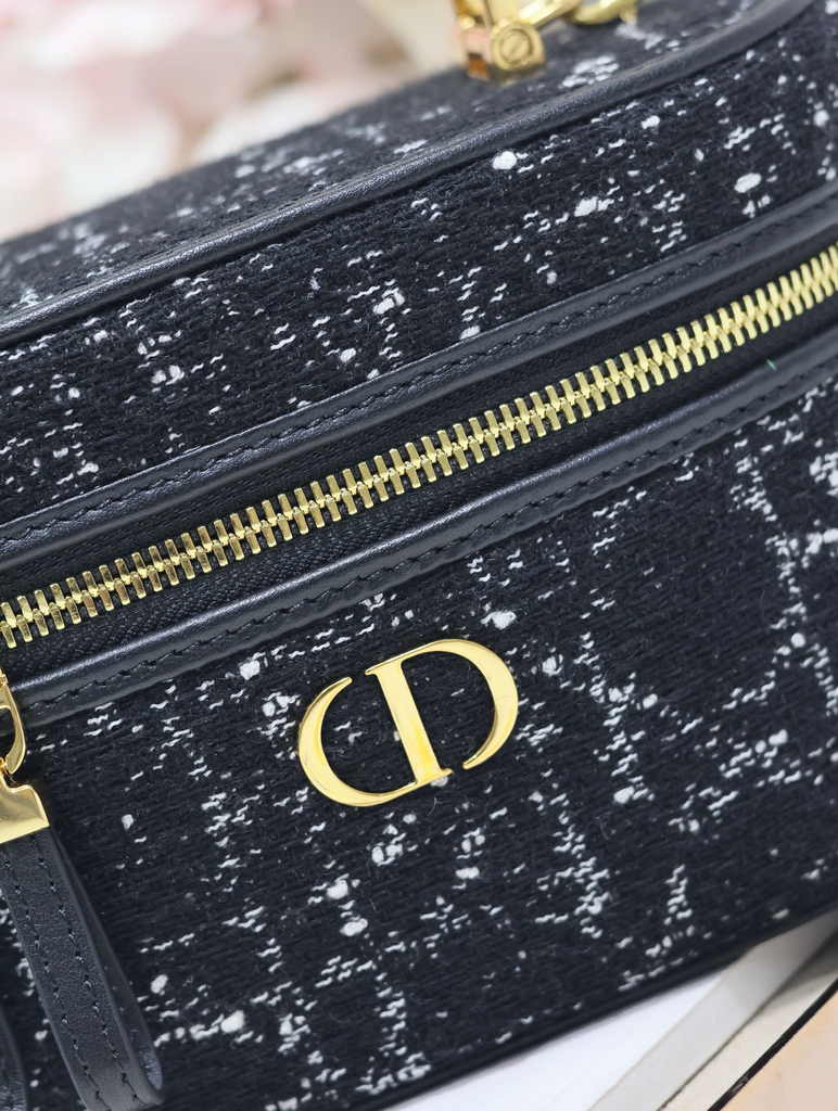 Dior 30 Montaigne Mini Vanity Case S2332 Black Dior Oblique Jacquard