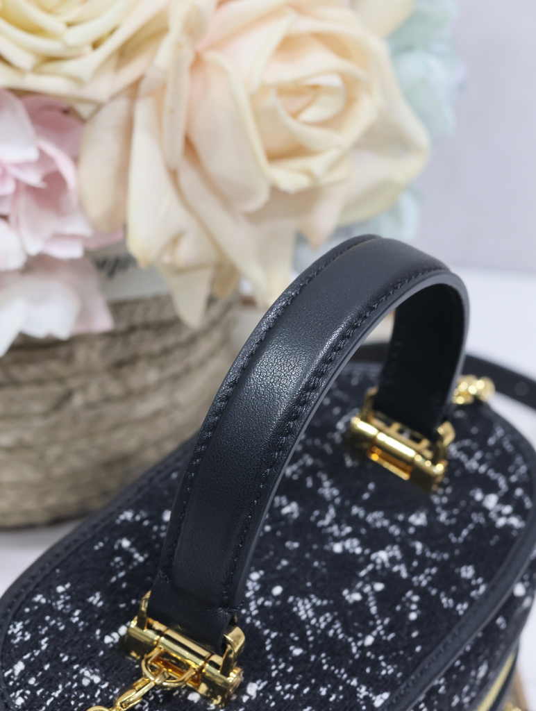 Dior 30 Montaigne Mini Vanity Case S2332 Black Dior Oblique Jacquard