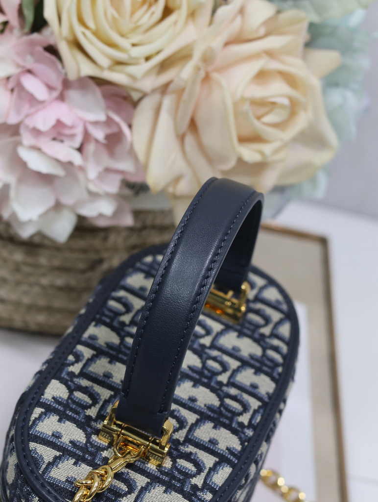Dior 30 Montaigne Mini Vanity Case S2332 Blue Dior Oblique Jacquard