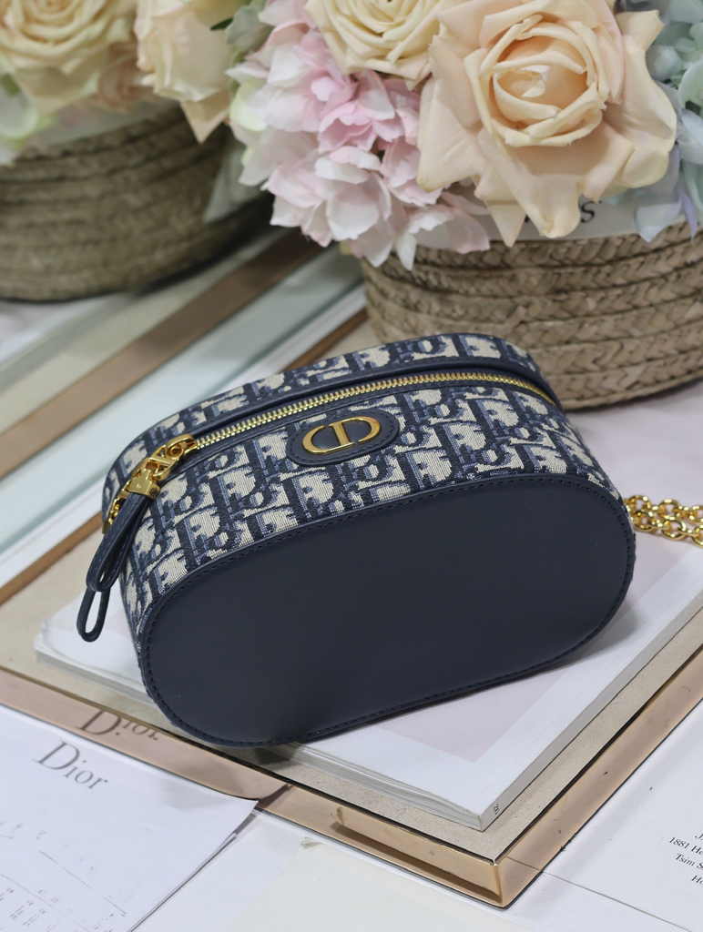Dior 30 Montaigne Mini Vanity Case S2332 Blue Dior Oblique Jacquard