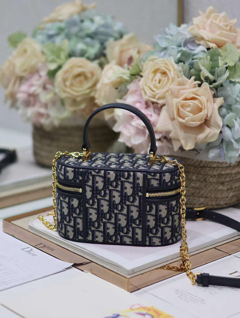 Dior 30 Montaigne Mini Vanity Case S2332 Blue Dior Oblique Jacquard