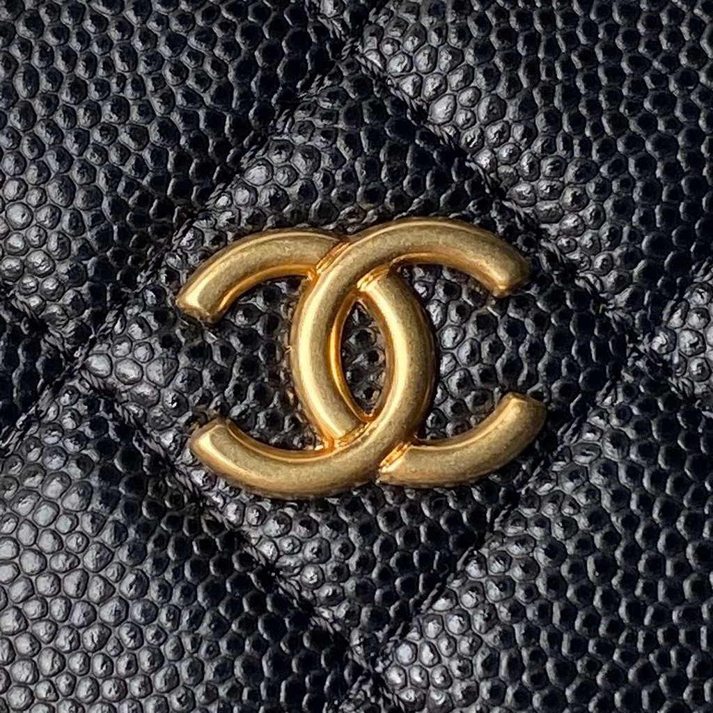 Chanel pouch grained shiny calfskin & gold-tone metal, AP3943 black