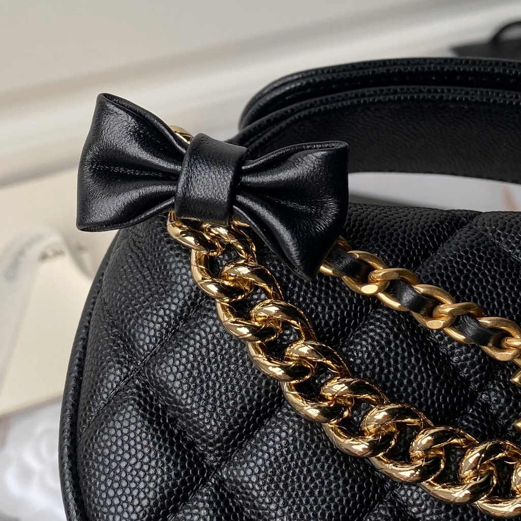 Chanel pouch grained shiny calfskin & gold-tone metal, AP3943 black