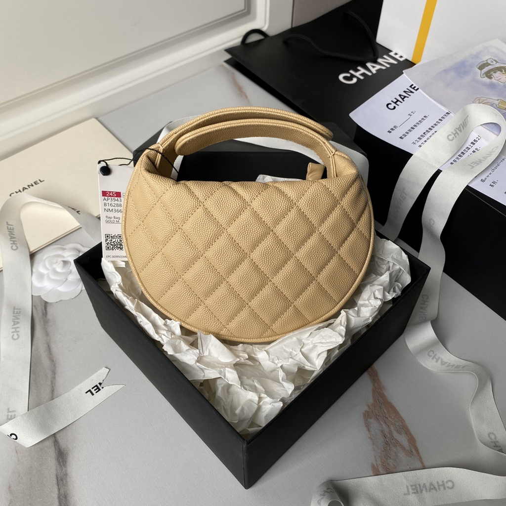 Chanel pouch grained shiny calfskin & gold-tone metal, AP3943 apricot