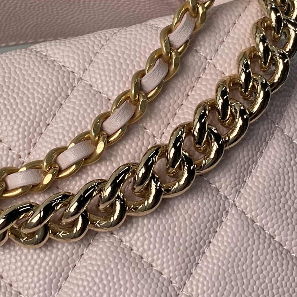 Chanel pouch grained shiny calfskin & gold-tone metal,  AP3943 pink