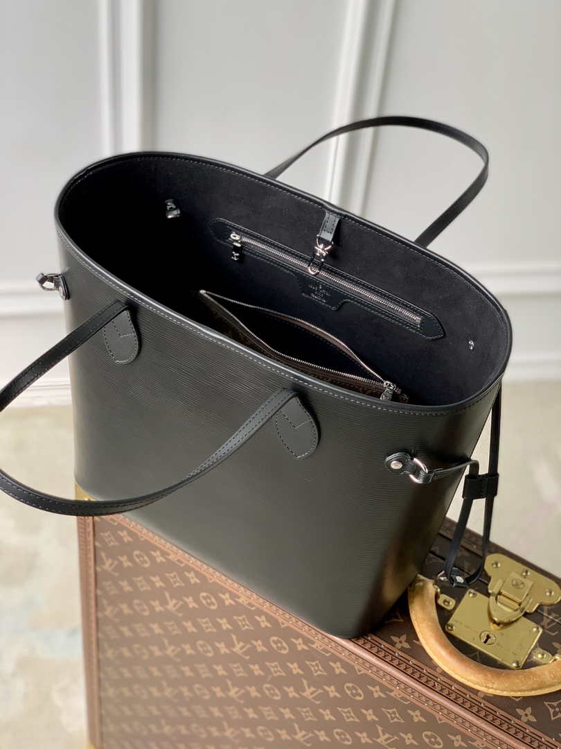 Louis Vuitton Neverfull MM Bag M11930 Black Epi grained leather