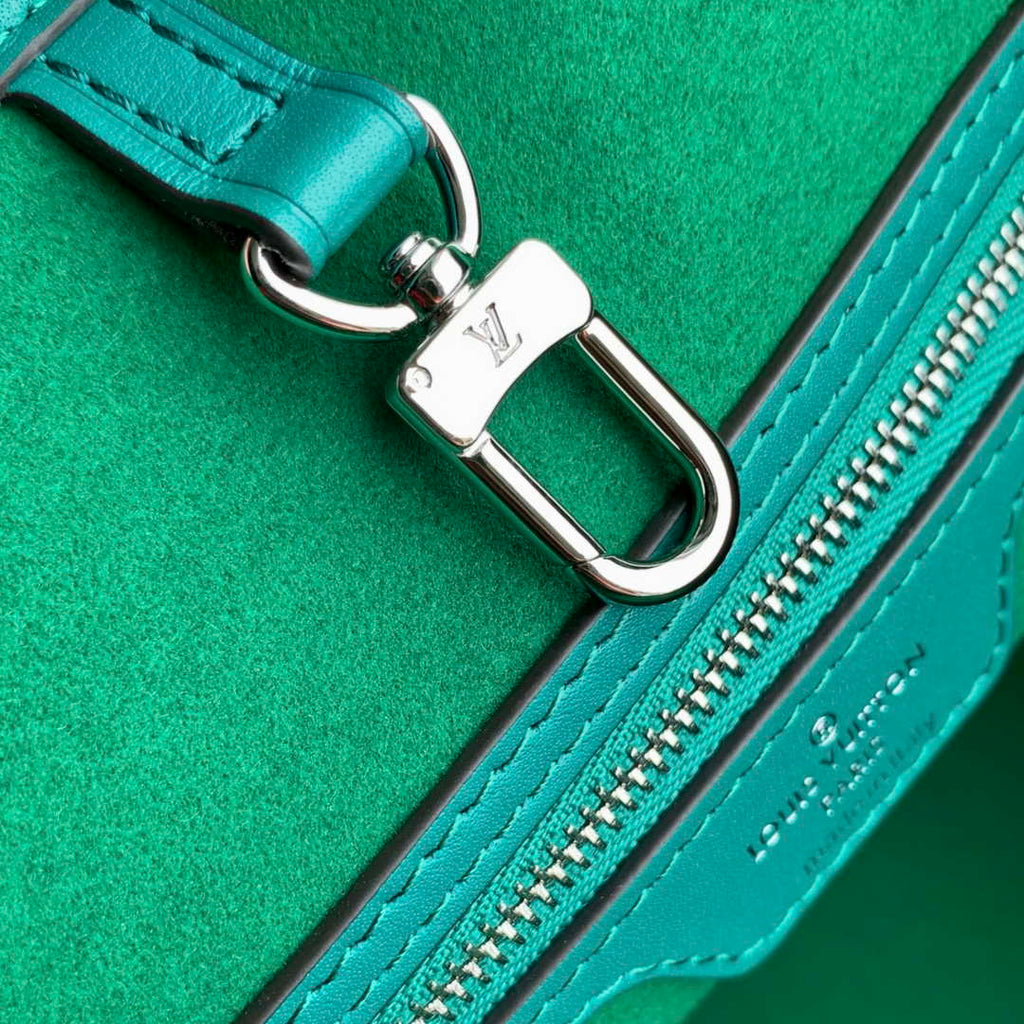 Louis Vuitton Neverfull MM Bag M12195 Green Epi grained leather