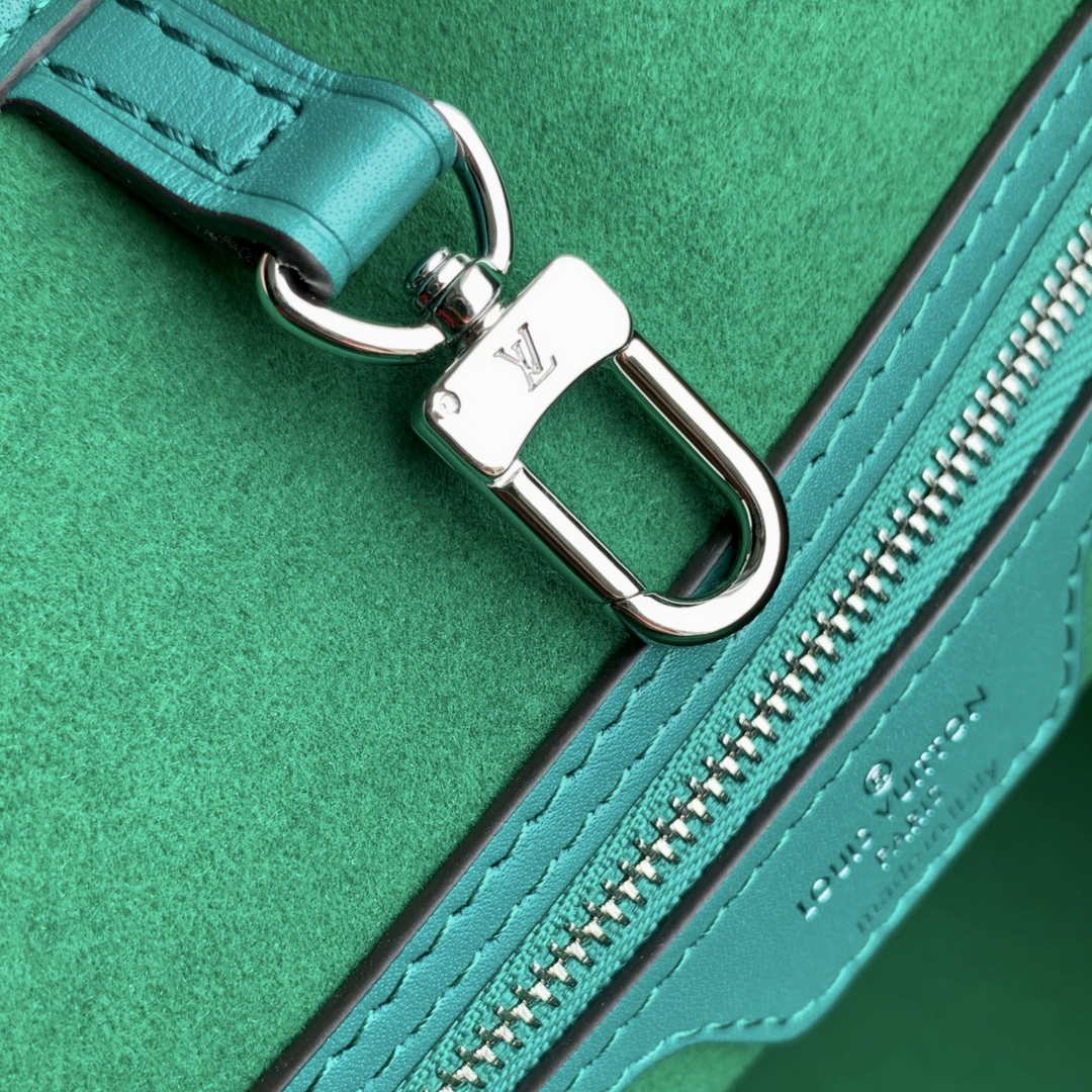 Louis Vuitton Neverfull MM Bag M12195 Green Epi grained leather