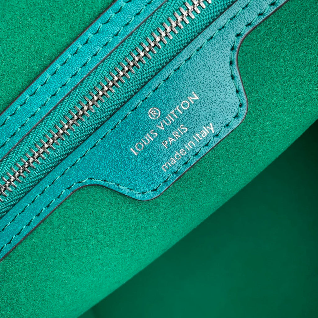 Louis Vuitton Neverfull MM Bag M12195 Green Epi grained leather