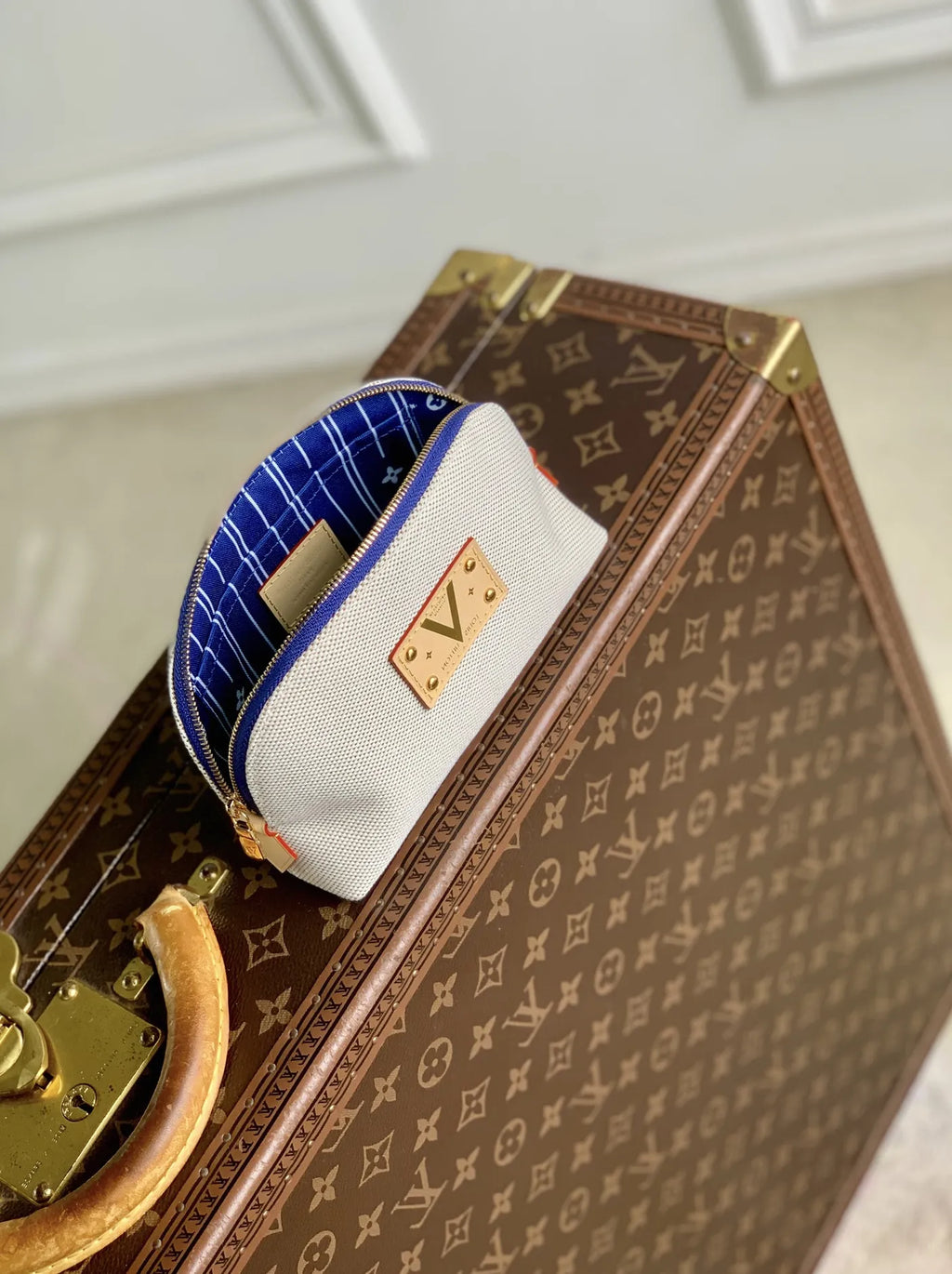 Louis Vuitton Pochette Cosmétique PM Bag - M29529 Blue