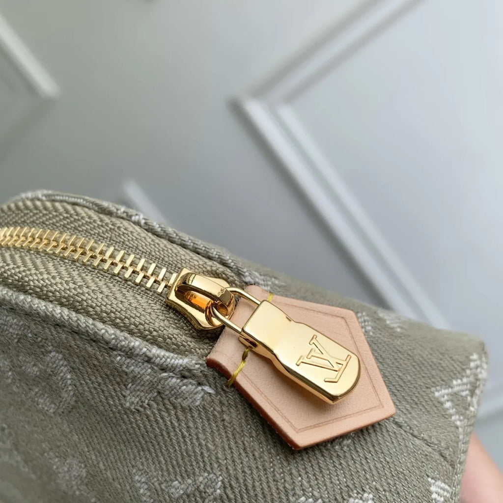 Louis Vuitton Pochette Cosmétique PM Bag - M28050 Gray