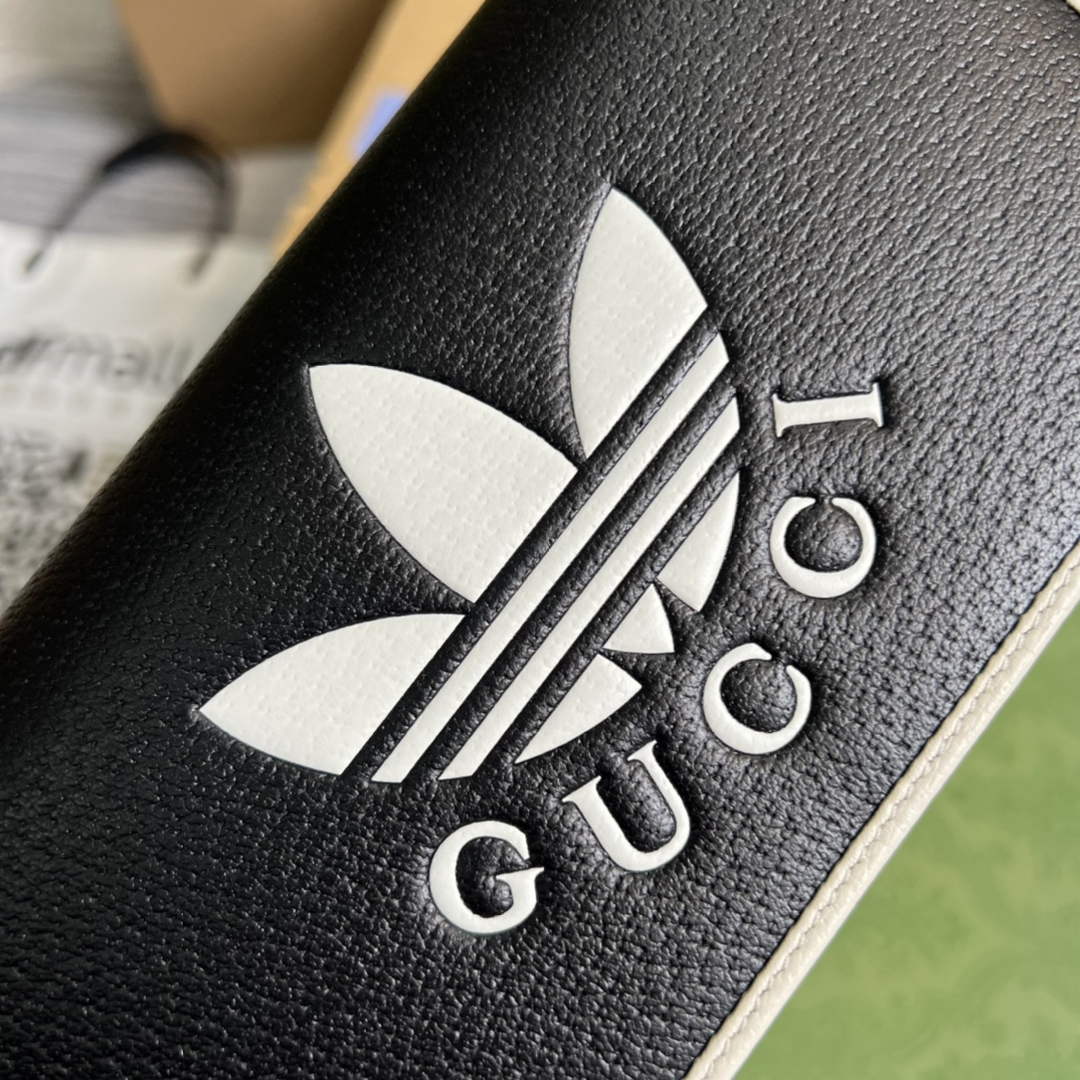 adidas x Gucci ‎621892 wallet with chain Black and white leather