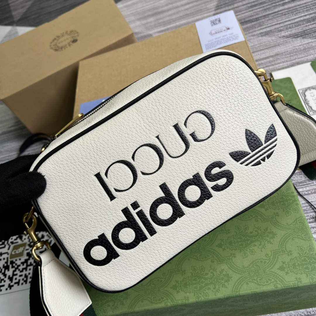 adidas x Gucci small shoulder bag 702427 White leather