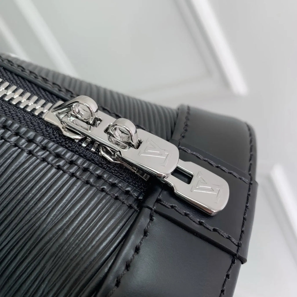 Louis Vuitton Alma BB Bag, M29125 Black Cowhide leather