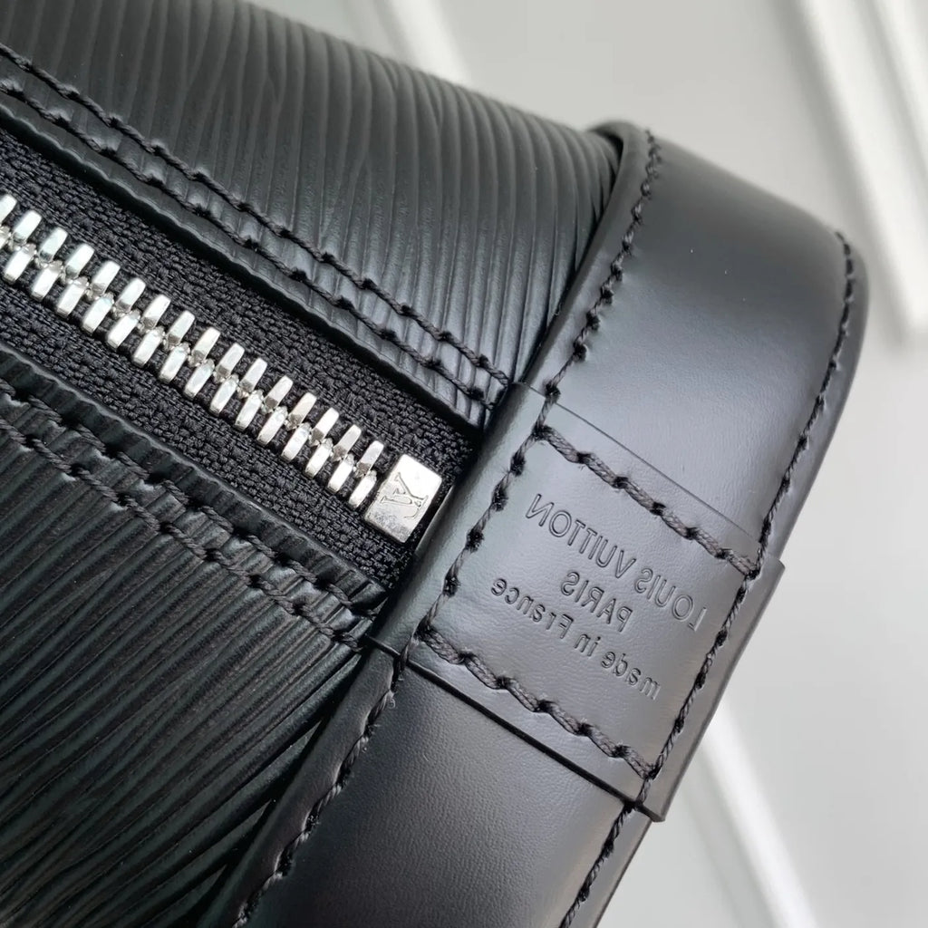 Louis Vuitton Alma BB Bag, M29125 Black Cowhide leather