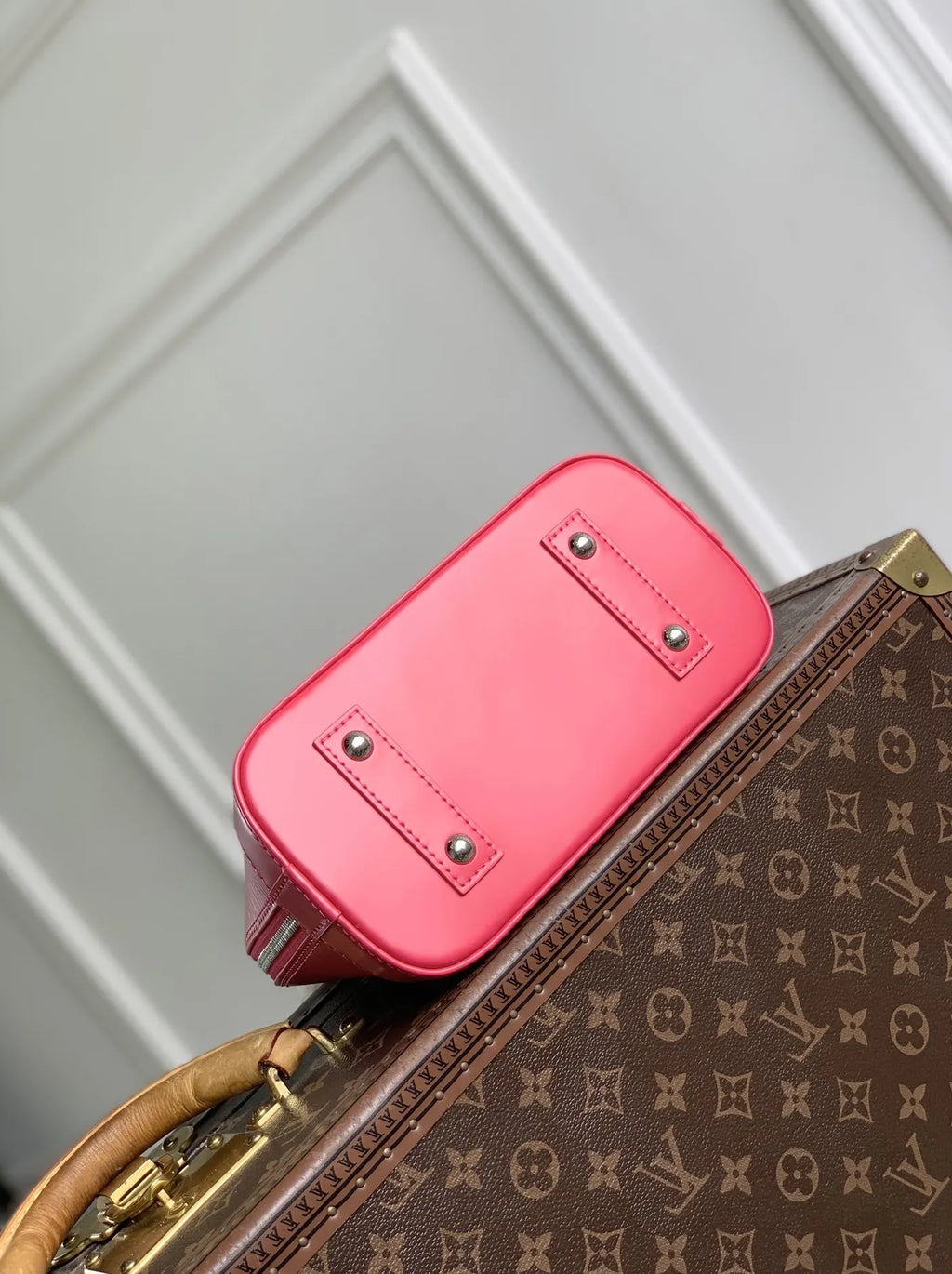 Louis Vuitton Alma BB Bag, M28902 Rose Miami Cowhide leather
