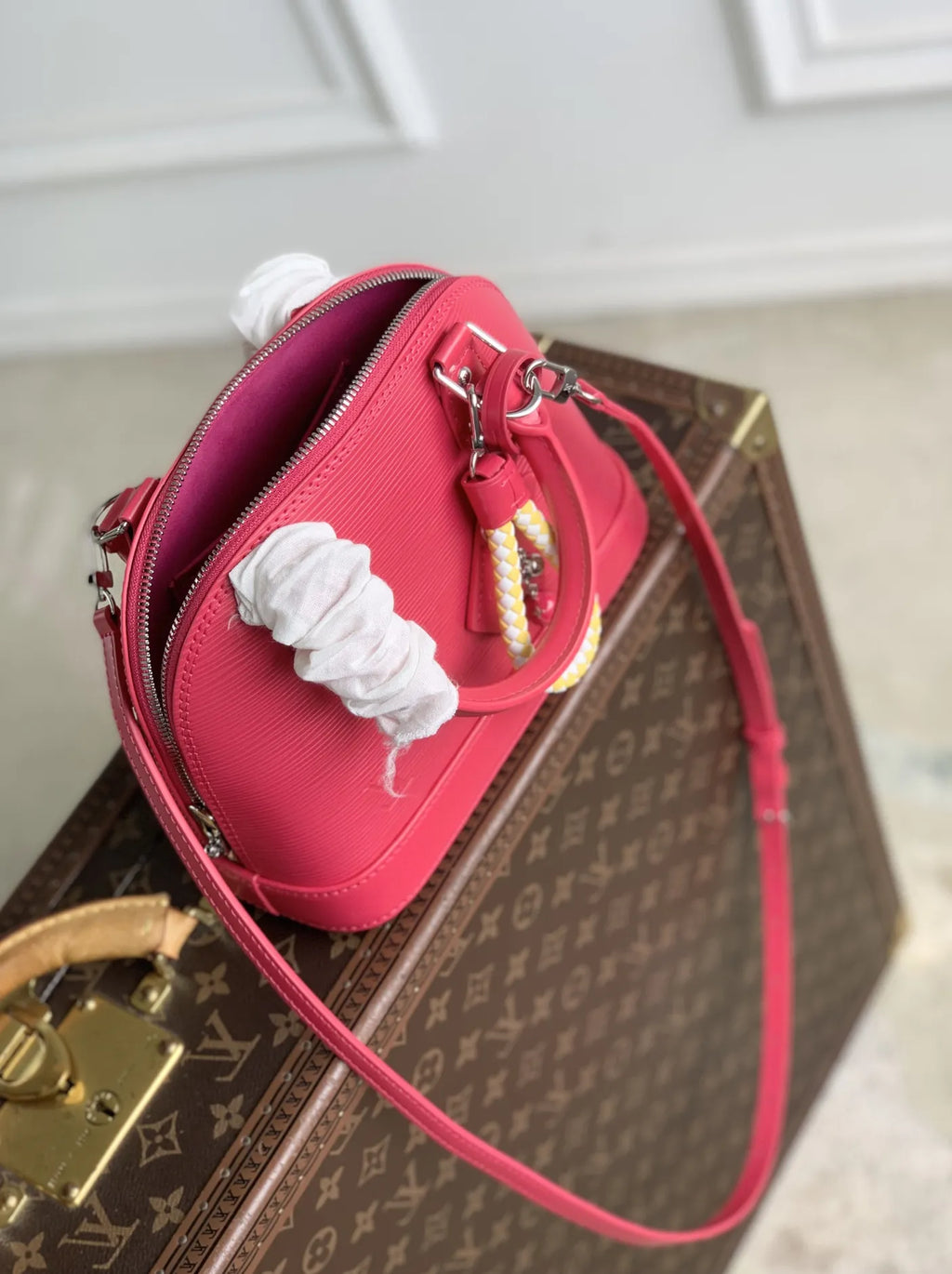 Louis Vuitton Alma BB Bag, M28902 Rose Miami Cowhide leather
