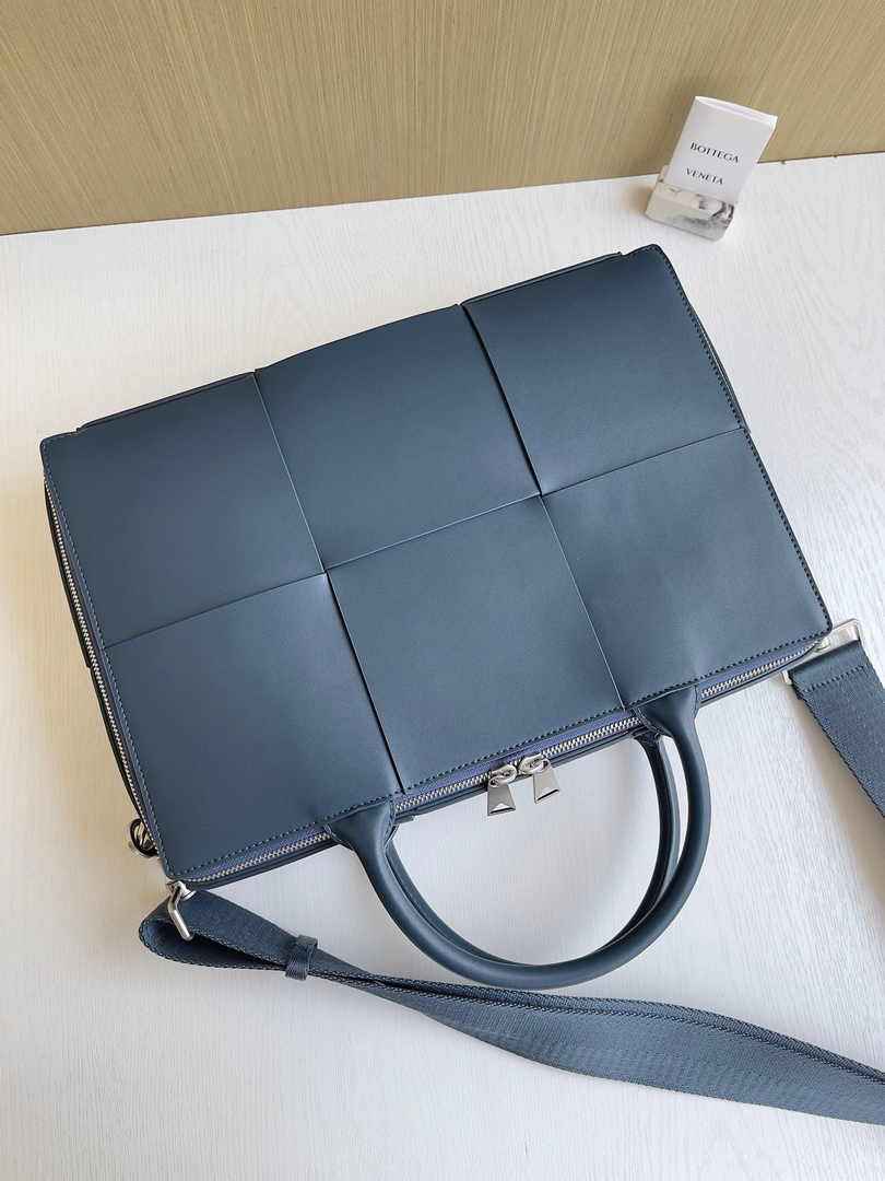Bottega Veneta Arco Briefcase 680120 Intreccio leather Blue