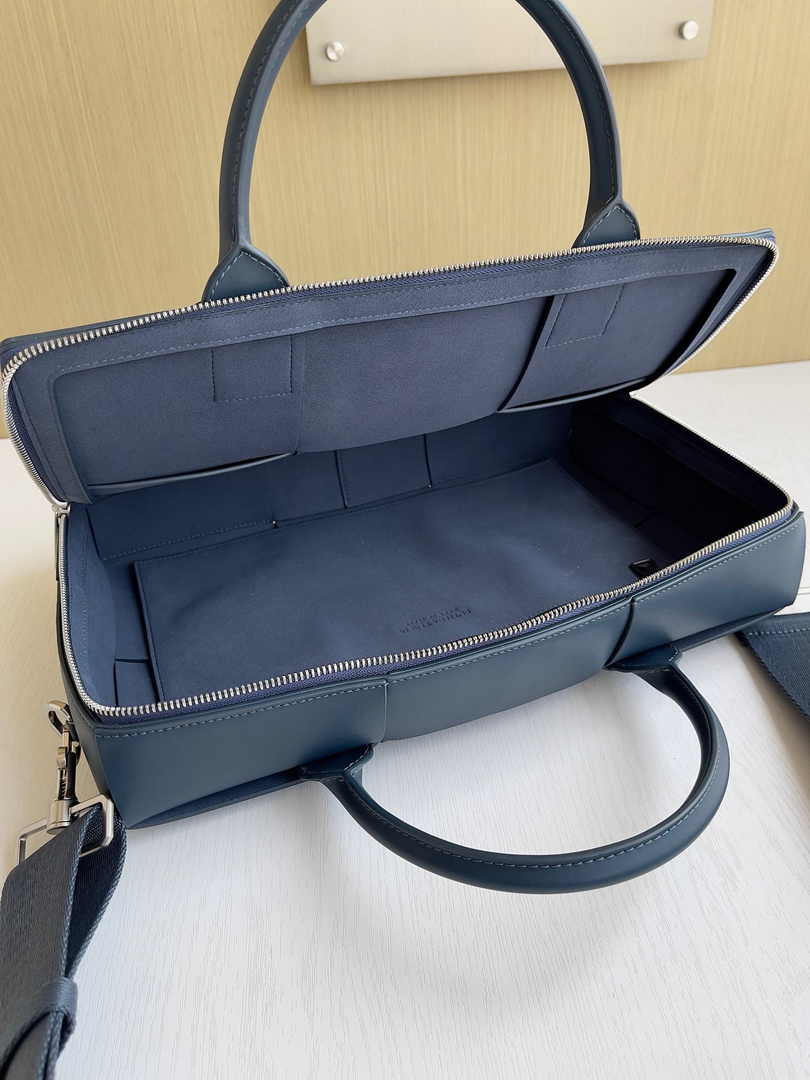 Bottega Veneta Arco Briefcase 680120 Intreccio leather Blue
