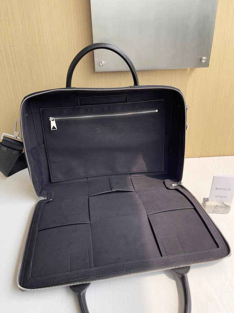 Bottega Veneta Arco Briefcase 680120 Intreccio leather Black
