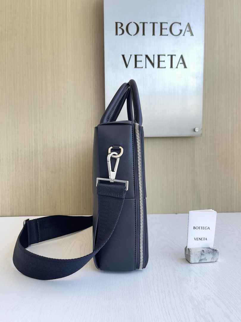 Bottega Veneta Arco Briefcase 680120 Intreccio leather Navy Blue