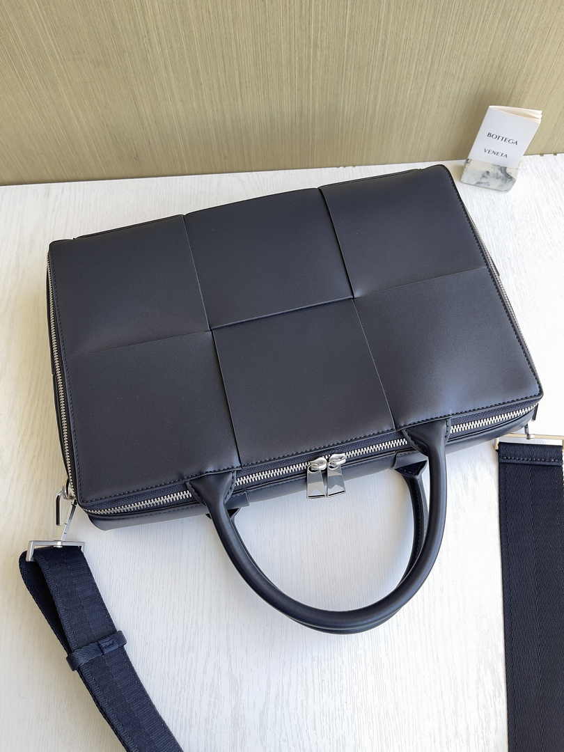 Bottega Veneta Arco Briefcase 680120 Intreccio leather Navy Blue