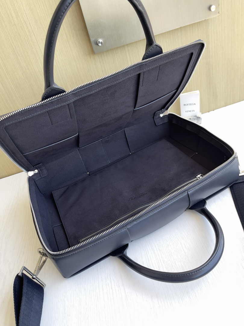 Bottega Veneta Arco Briefcase 680120 Intreccio leather Navy Blue
