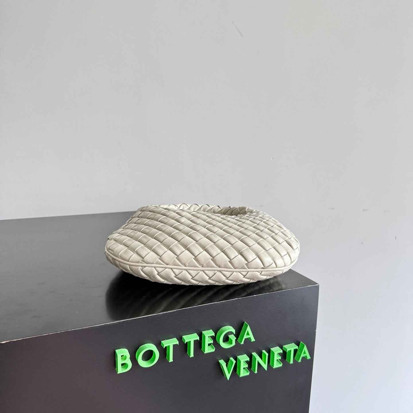 Bottega Veneta Baby Veneta 867031 in Beige