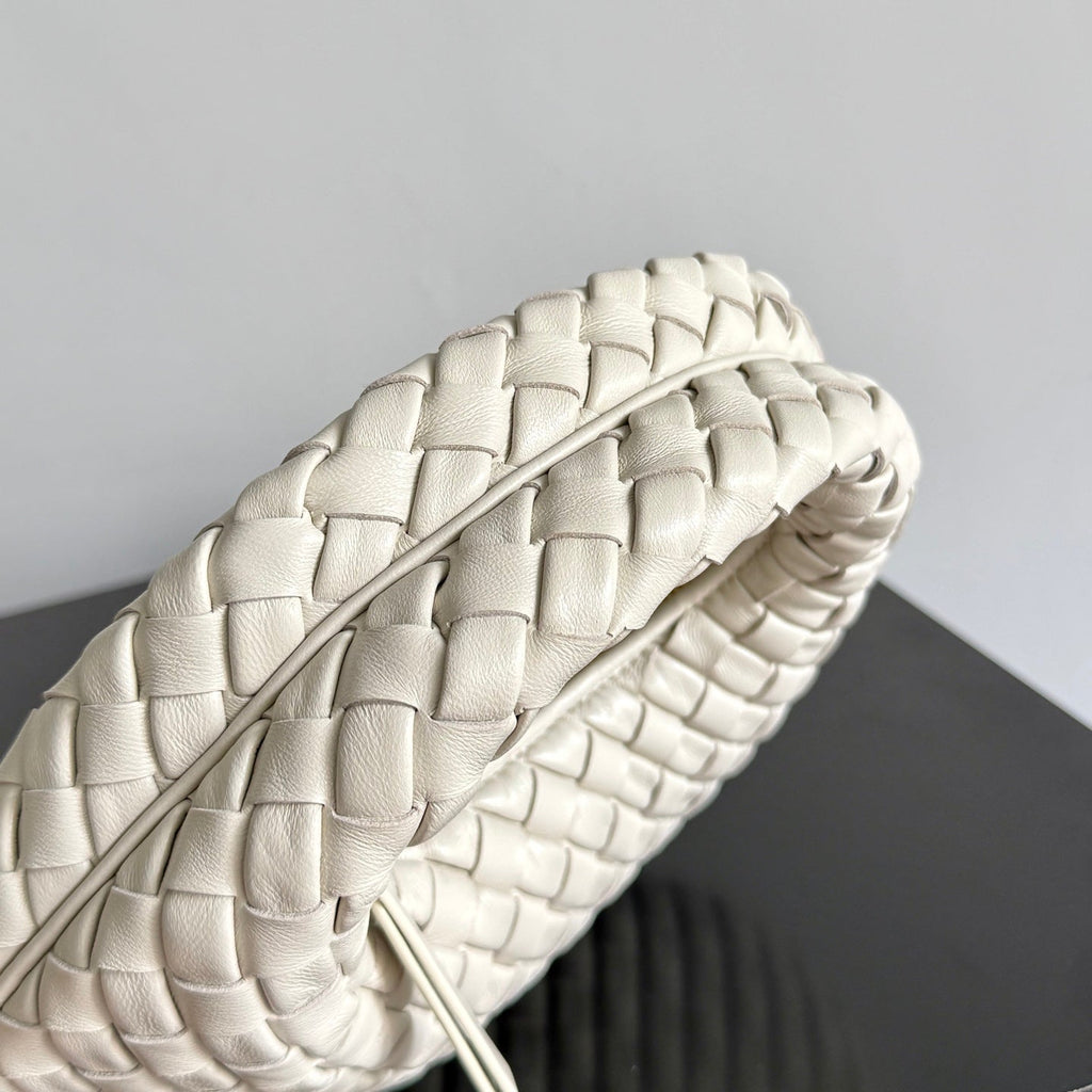 Bottega Veneta Baby Veneta 867031 in Beige