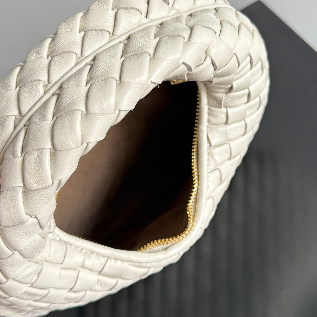 Bottega Veneta Baby Veneta 867031 in Beige