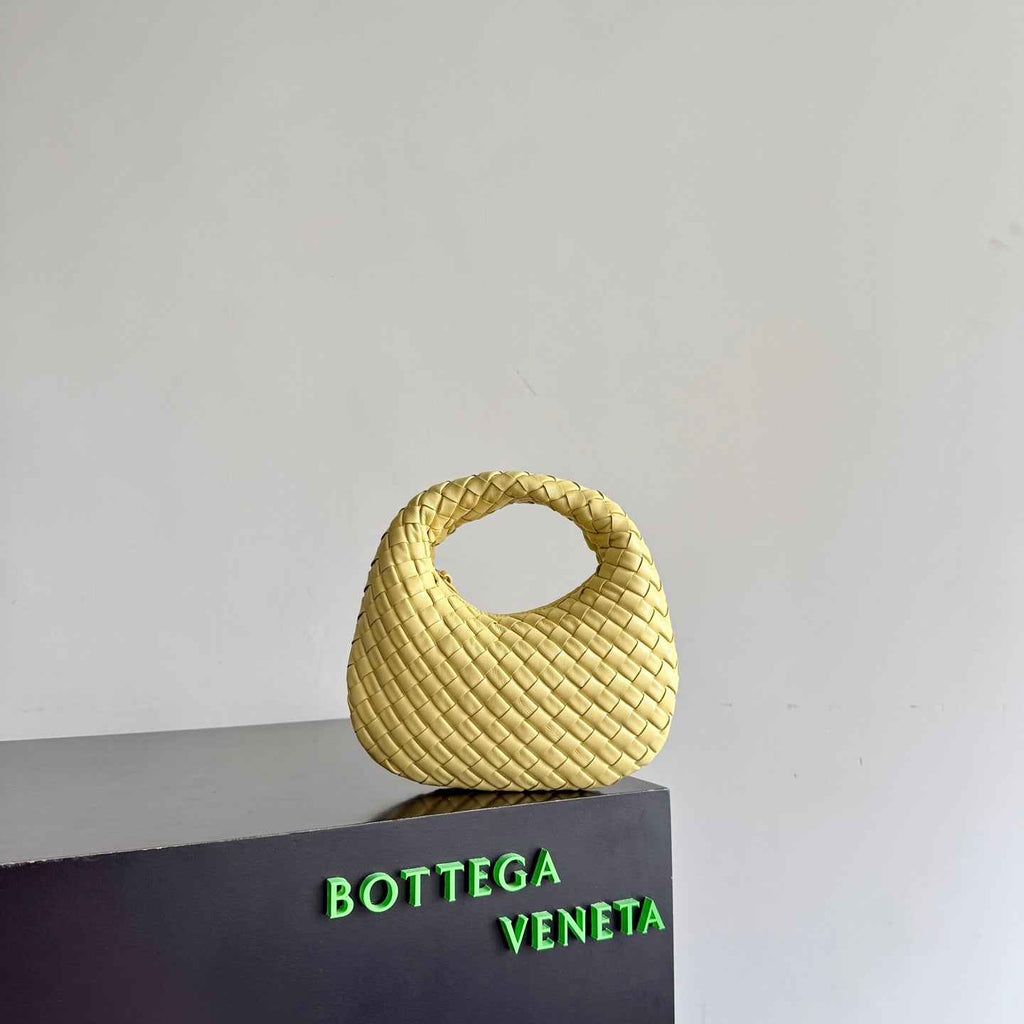 Bottega Veneta Baby Veneta 867031 in Yellow