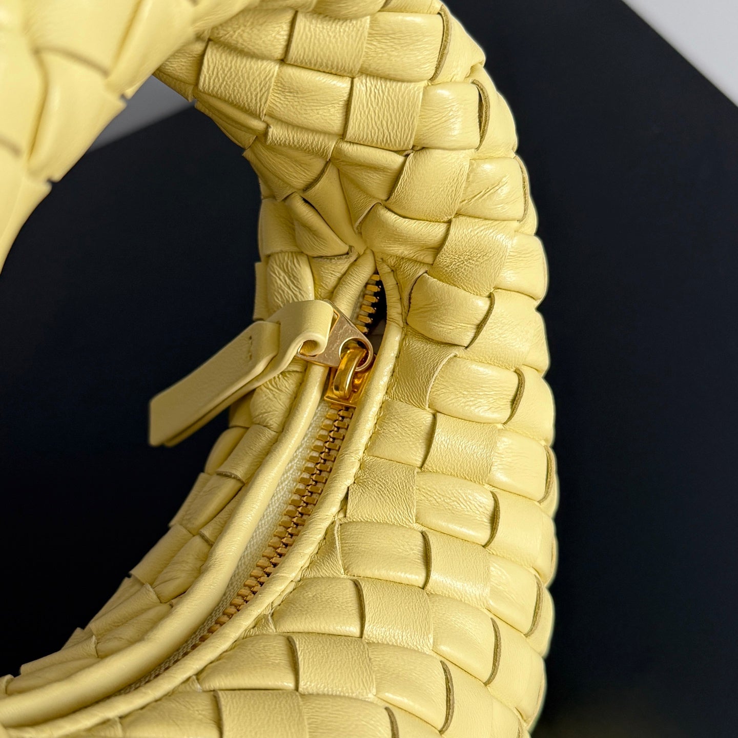 Bottega Veneta Baby Veneta 867031 in Yellow