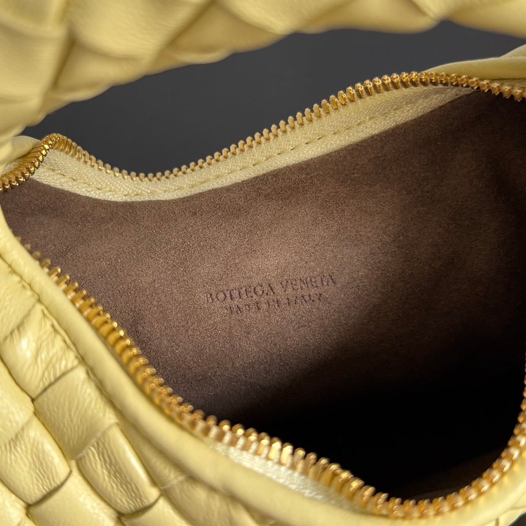 Bottega Veneta Baby Veneta 867031 in Yellow