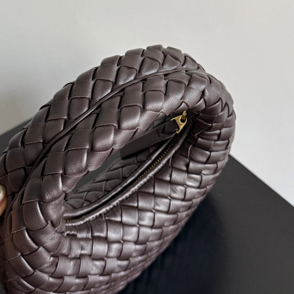 Bottega Veneta Baby Veneta 867031 in Coffee