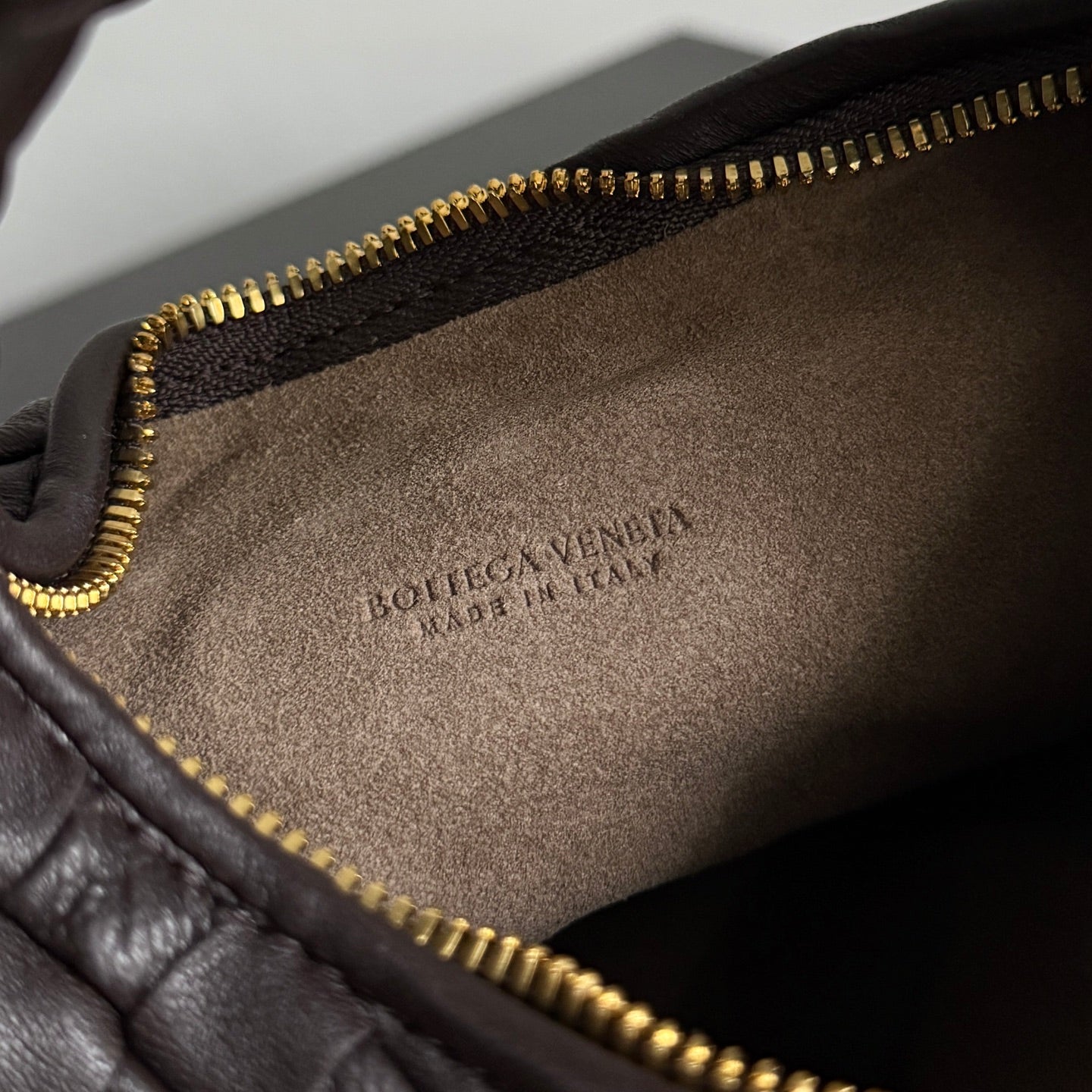 Bottega Veneta Baby Veneta 867031 in Coffee