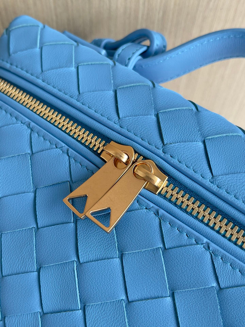 Bottega Veneta Bang Bang Vanity Case 789109 Blue
