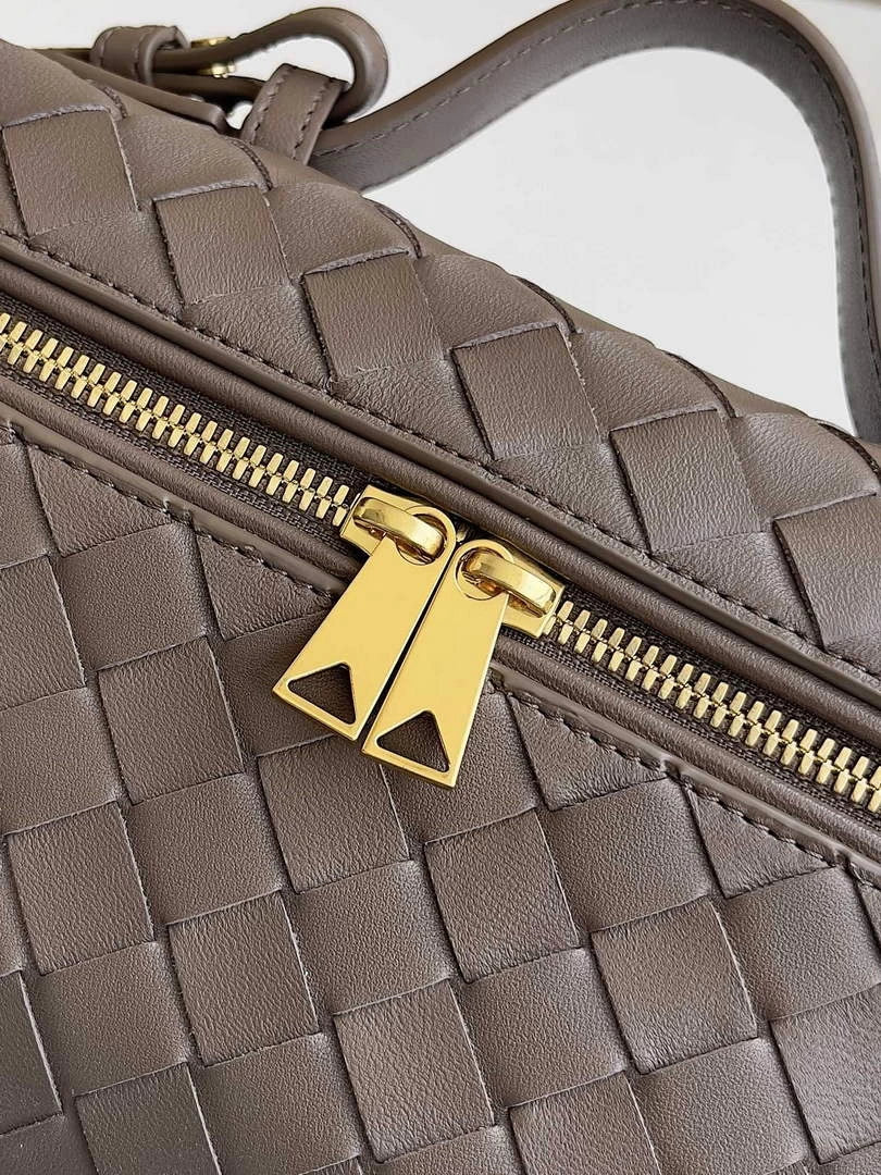 Bottega Veneta Bang Bang Vanity Case 789109 Calfskin Khaki