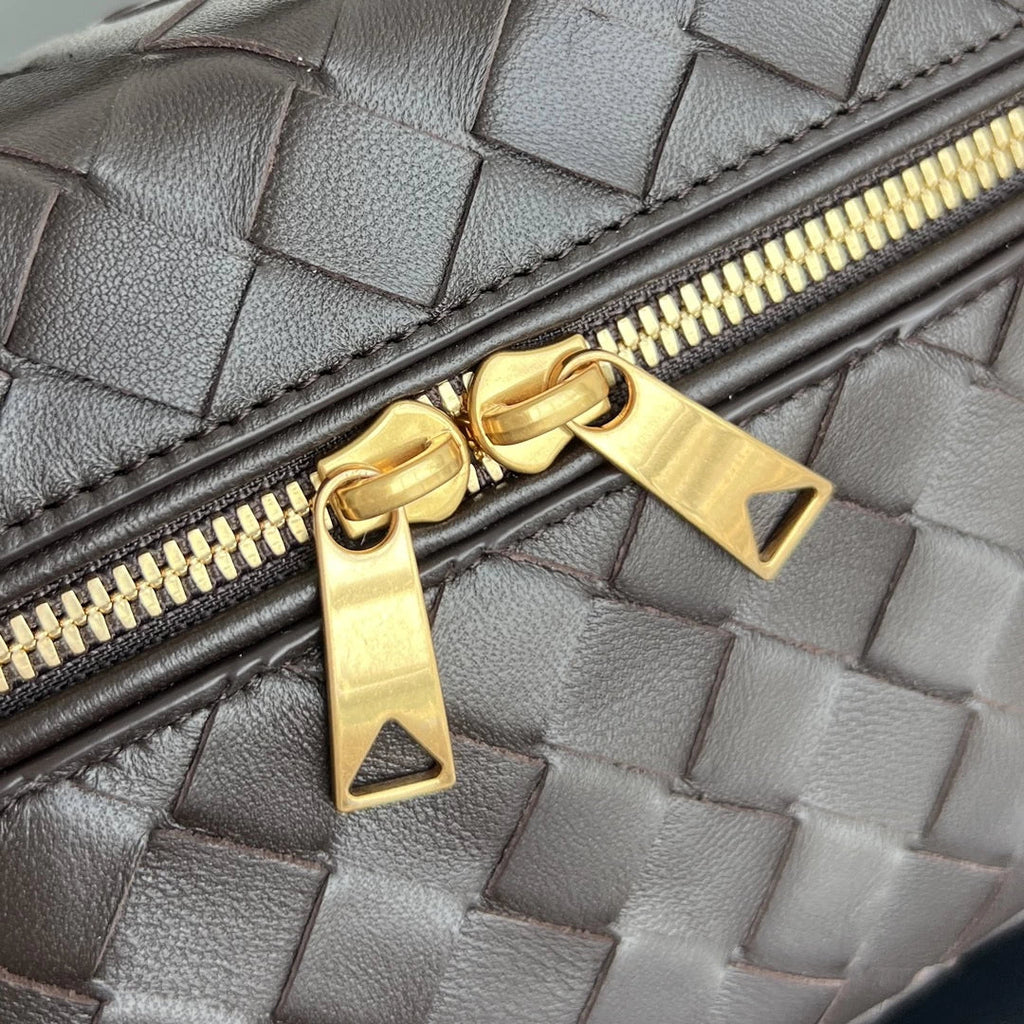 Bottega Veneta Bang Bang Vanity Case 789109 Calfskin coffee