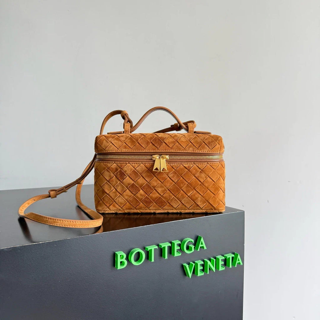 Bottega Veneta Bang Bang Vanity Case 789109 Suede brown