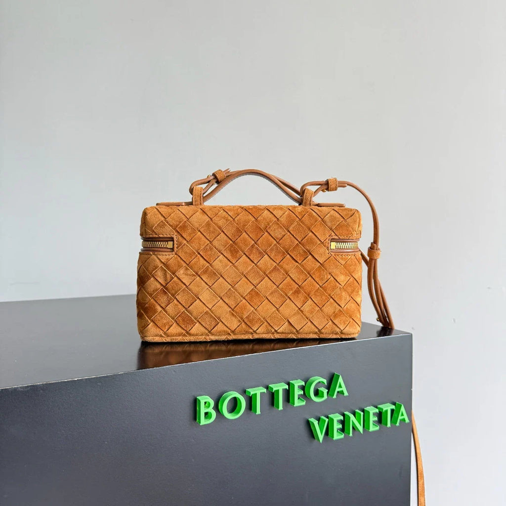 Bottega Veneta Bang Bang Vanity Case 789109 Suede brown