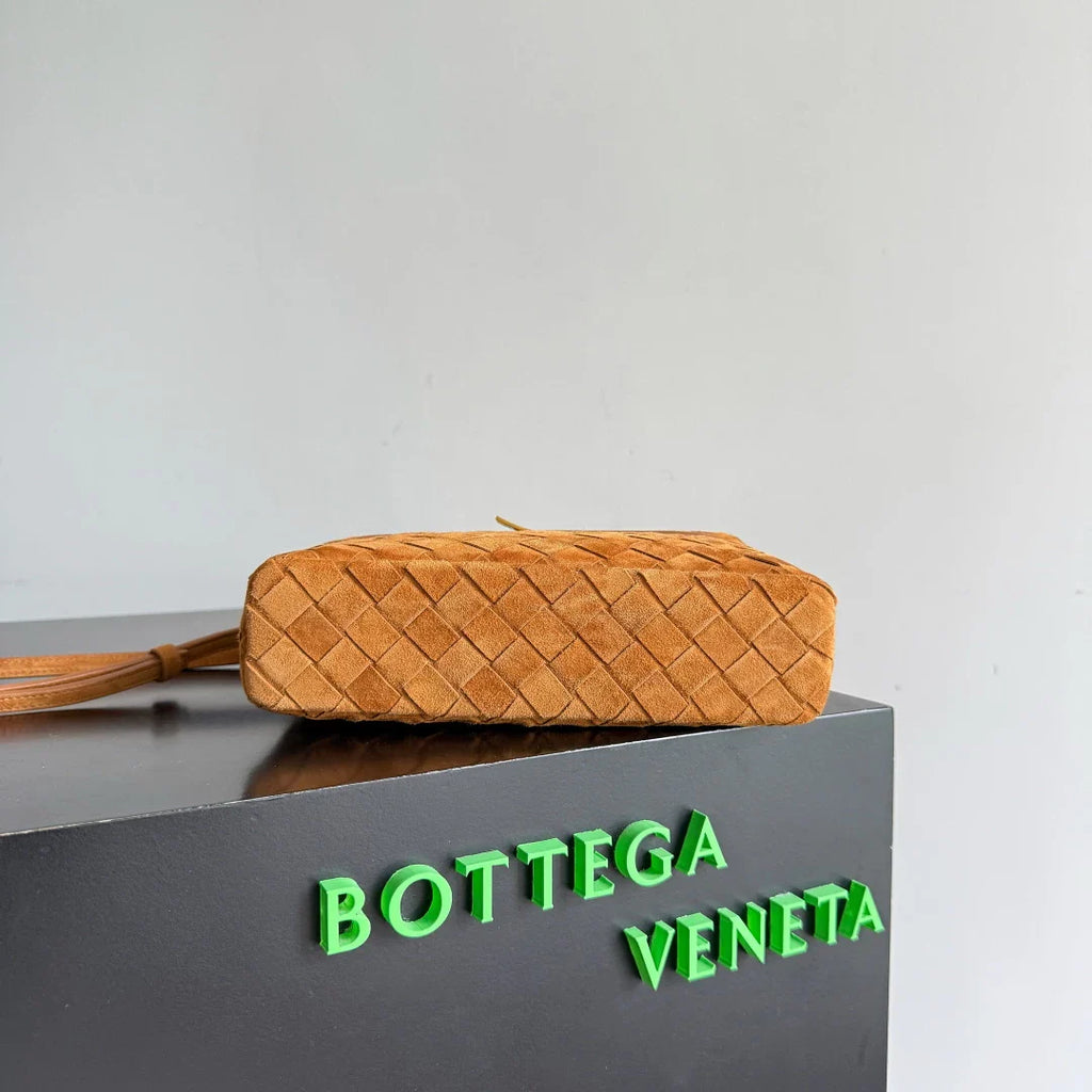 Bottega Veneta Bang Bang Vanity Case 789109 Suede brown
